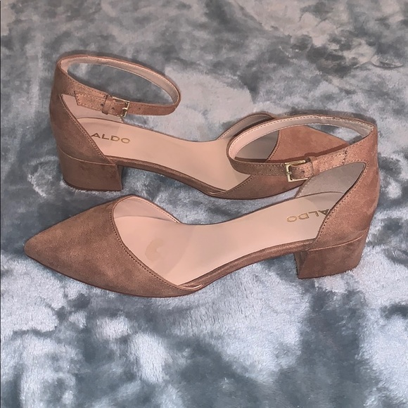 NEVER WORN TAN HEELS - Picture 2 of 5